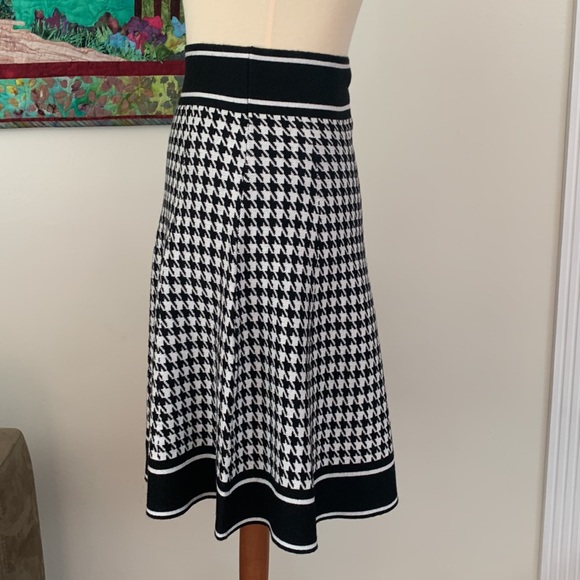 Max Studio skirt S/M - Picture 2 of 6